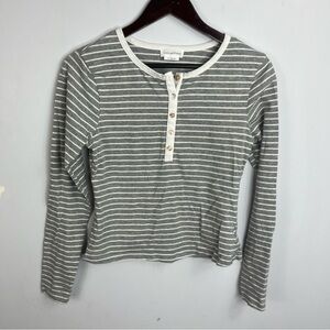 Lovers and Friends Size Medium Long Sleeve Crop Grey Stripe Henley Top AE14